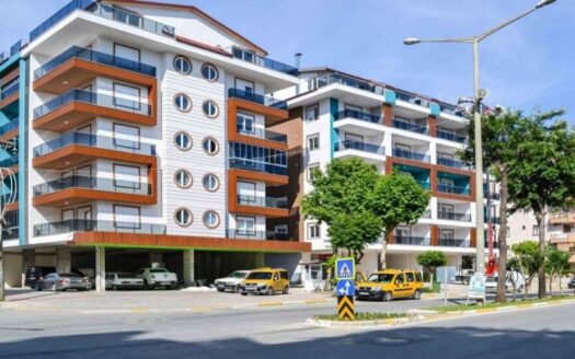 Apartmán na predaj v centre Alanye len 100m od Kleopatry. Byty pri Kleopatrinej plazi s Turecko Reality a Ideal & Partners.
